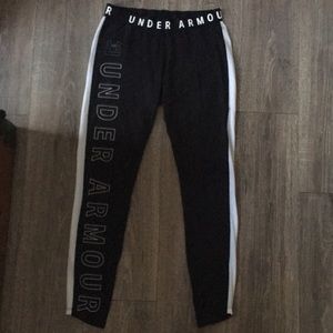 Size M Under Armour leggings